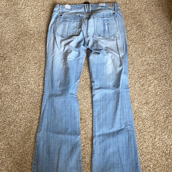 Squeeze Jeans - Picture 4 of 15